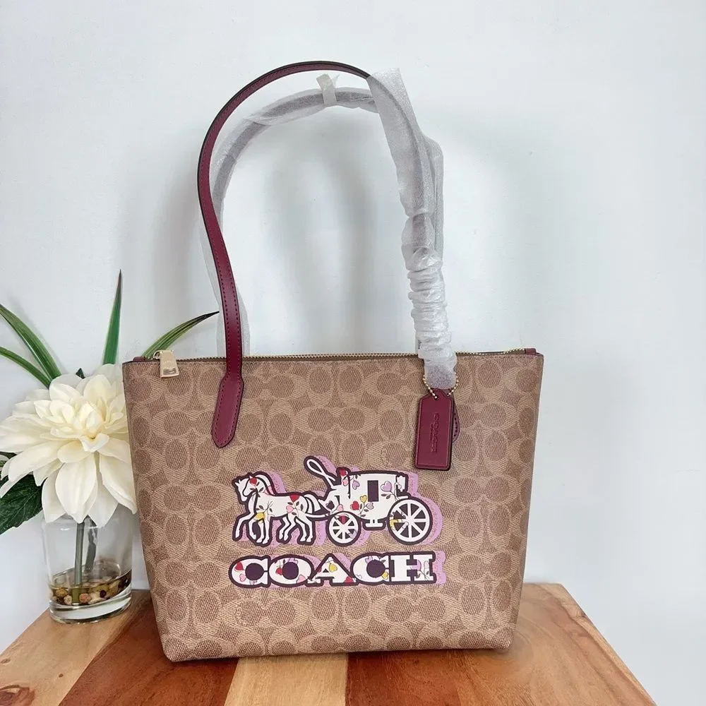 NWT Coach‎ Fiona Zip Tote Bag In Signature Canvas With Horse And Carriage Print